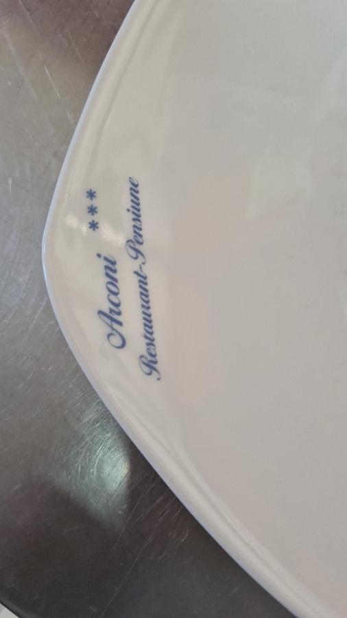 Pensiune Restaurant Arconi Năvodari Exteriör bild