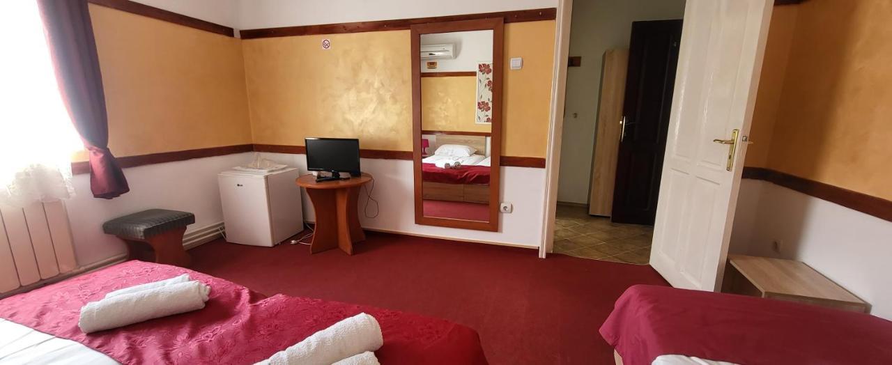 Pensiune Restaurant Arconi Năvodari Exteriör bild