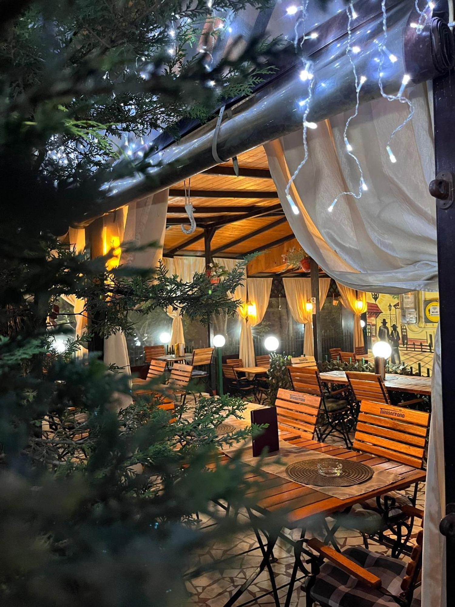 Pensiune Restaurant Arconi Năvodari Exteriör bild