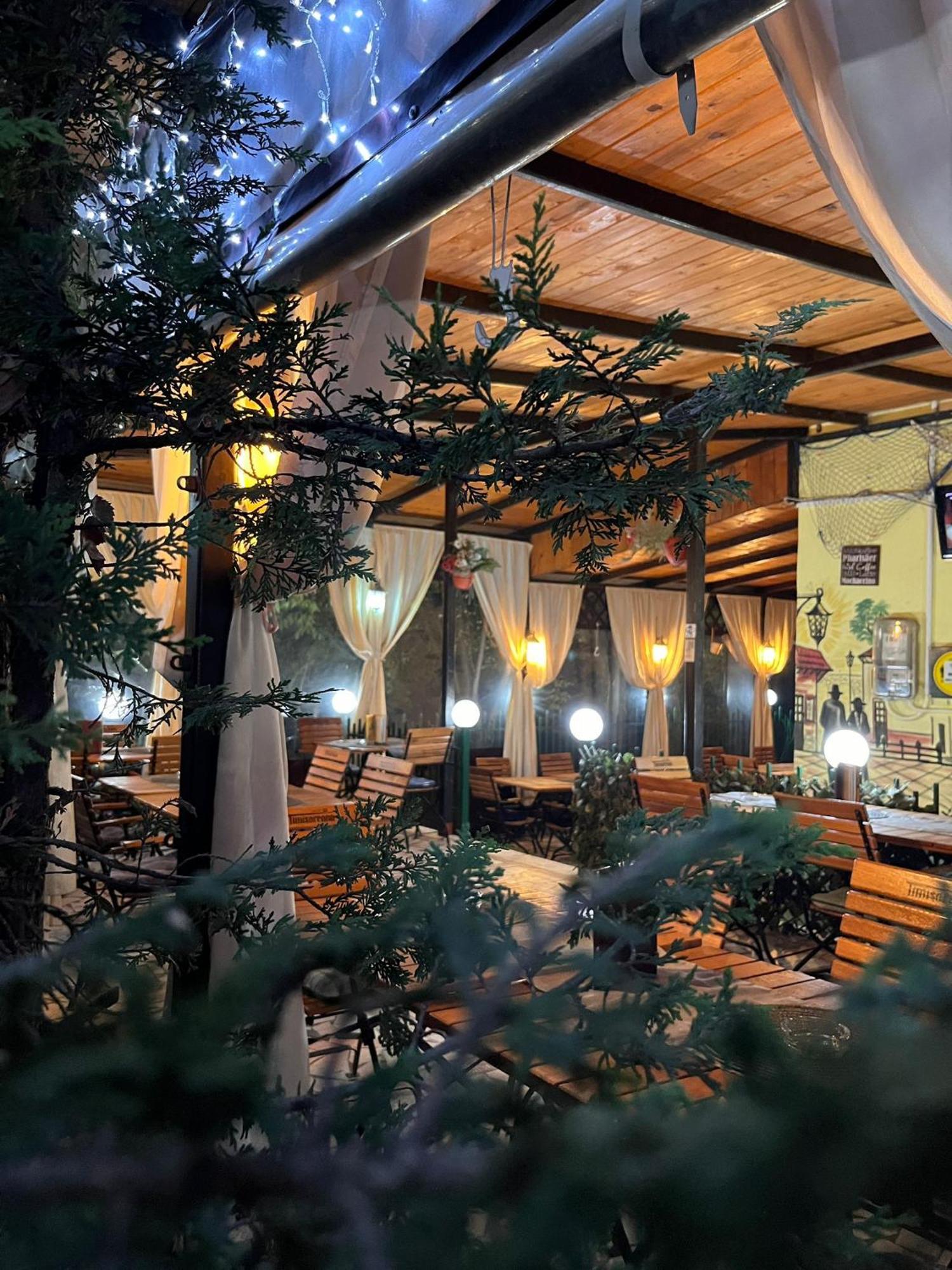 Pensiune Restaurant Arconi Năvodari Exteriör bild