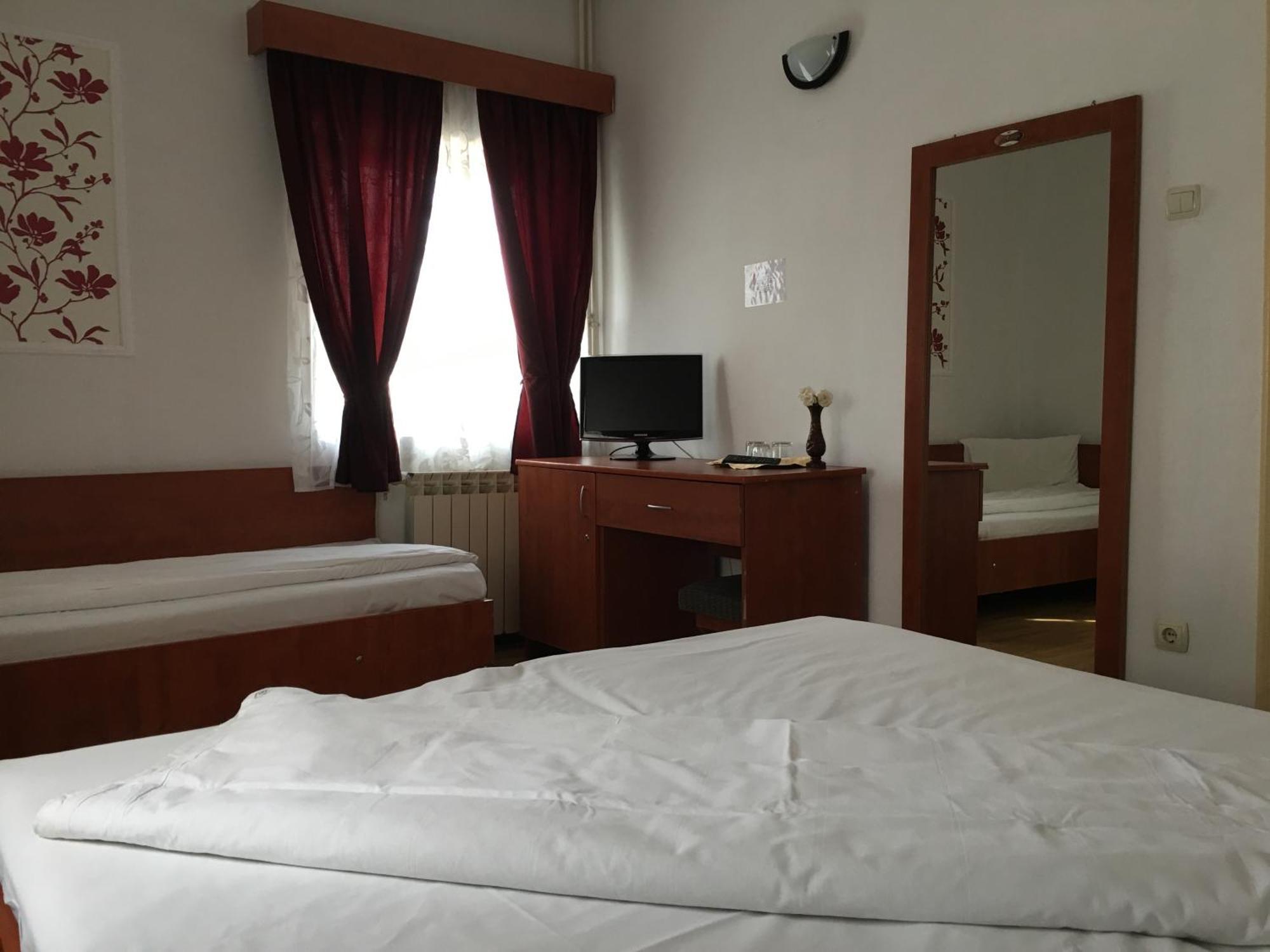 Pensiune Restaurant Arconi Năvodari Exteriör bild