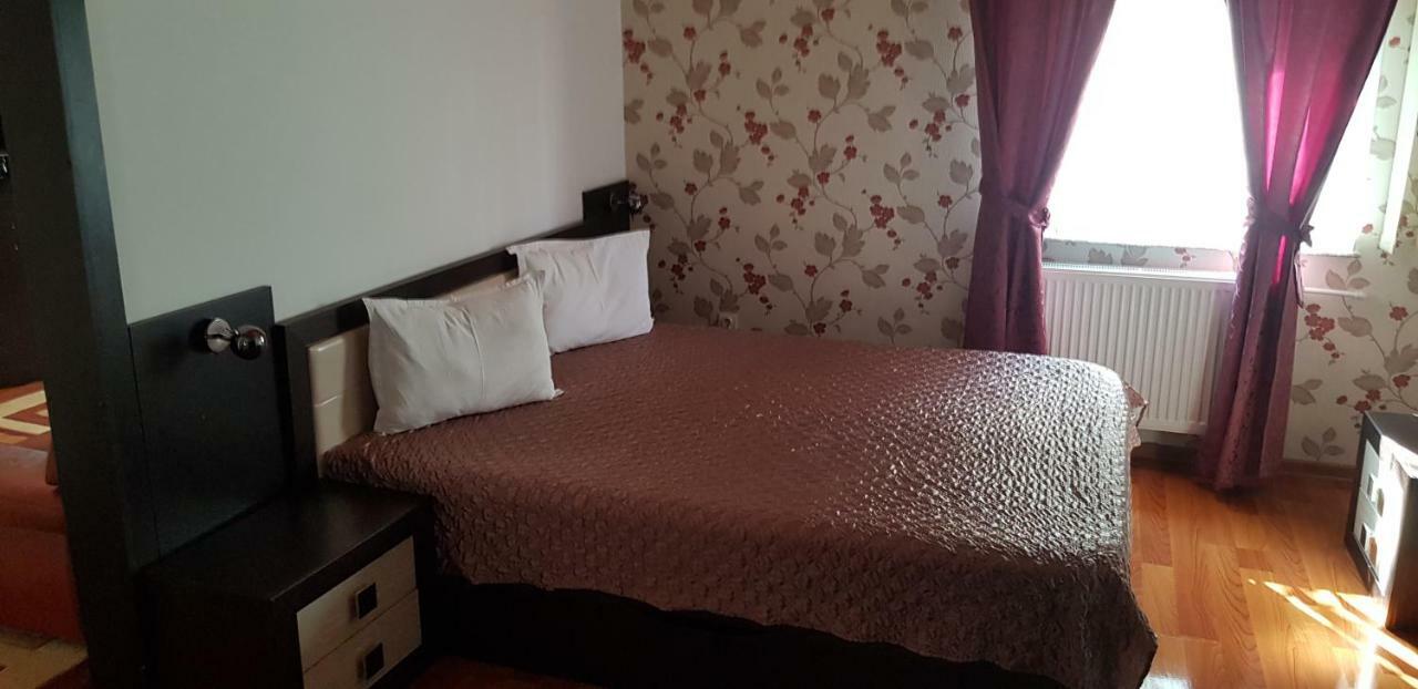 Pensiune Restaurant Arconi Năvodari Exteriör bild